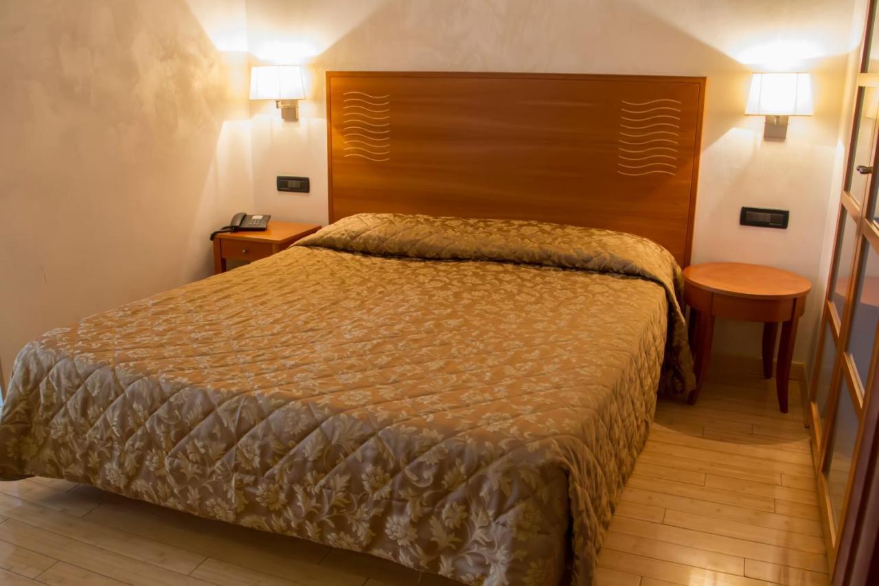 Hotel Continental Турин Экстерьер фото