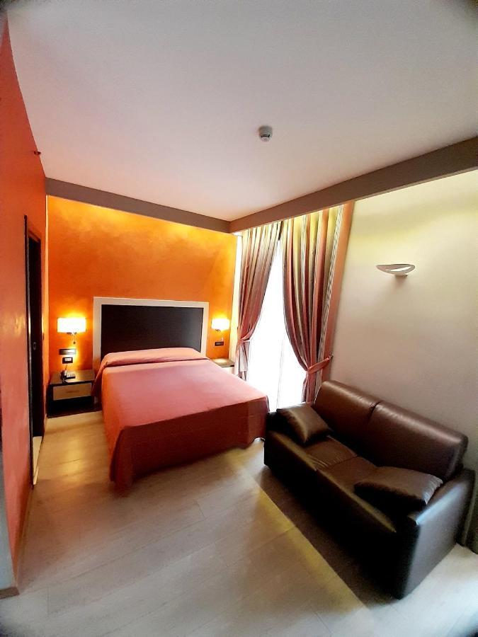 Hotel Continental Турин Экстерьер фото