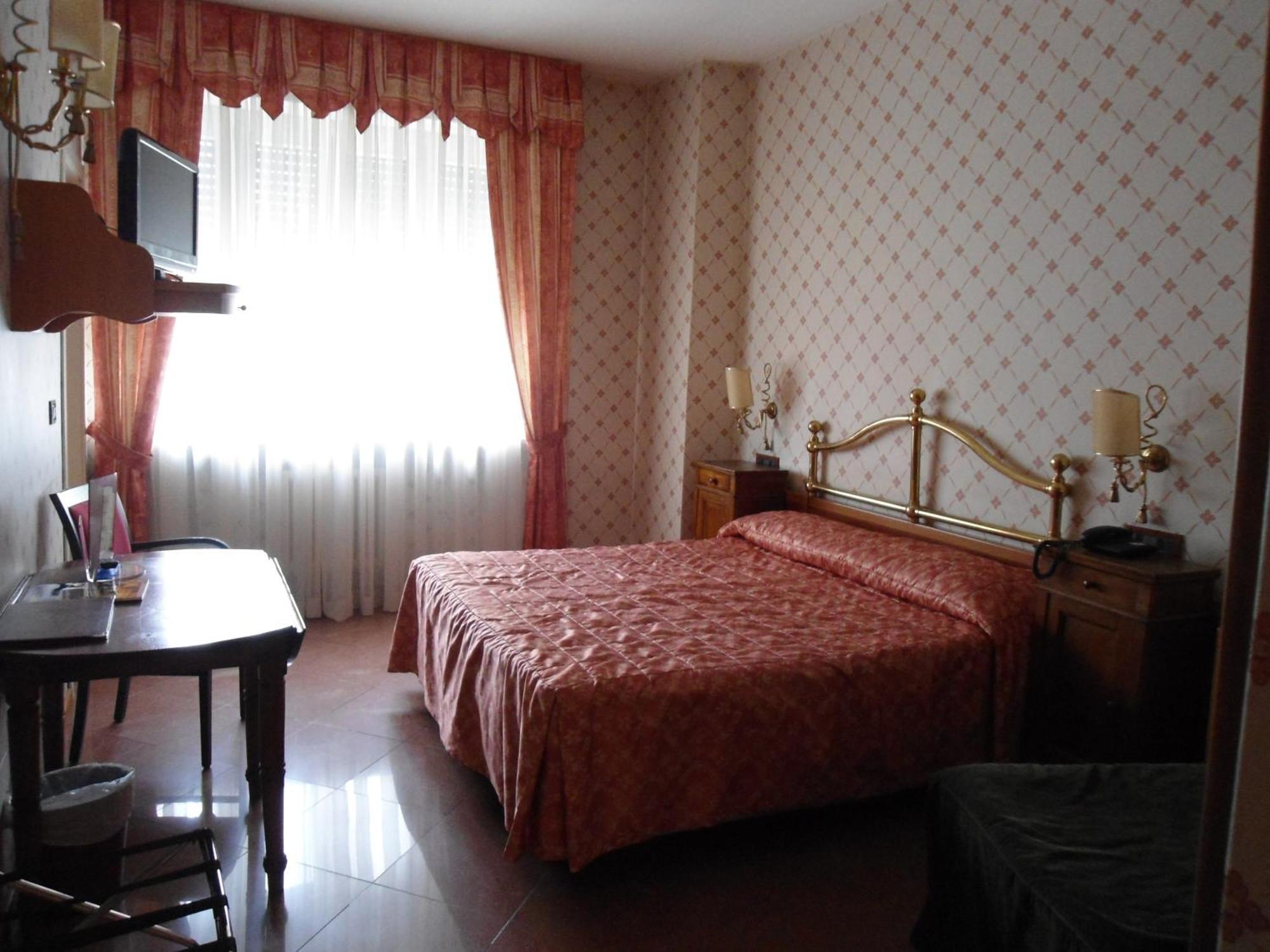 Hotel Continental Турин Экстерьер фото